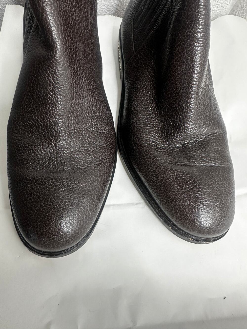 Michael Kors Chelsea boot with pebbled leather and stylish chain